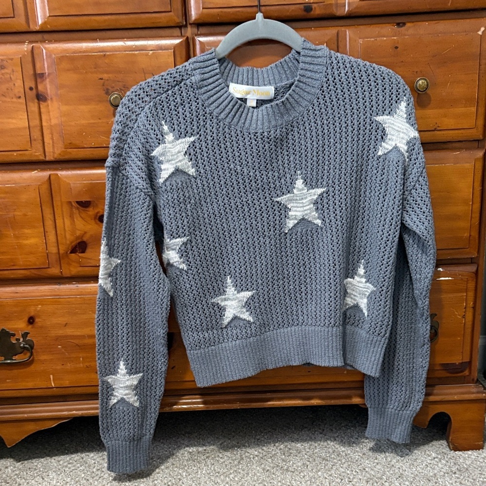 Cozy Star-Embellished Gray Sweater